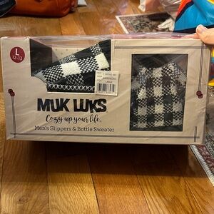 Muk Luks Checkered Men's Slippers & Bottle Sweater Set